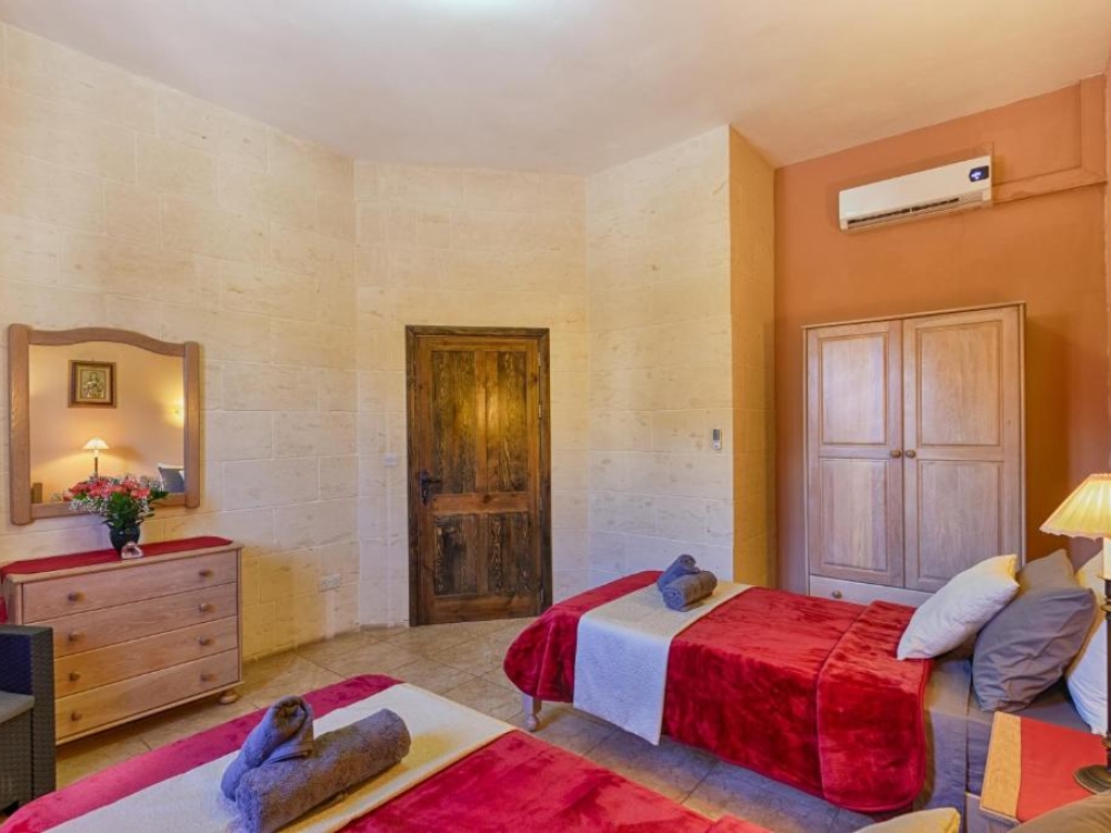 WhatsApp Image 2025-11-18 at 16.53.06 WhatsApp Image 2025-11-18 at 16.53.06